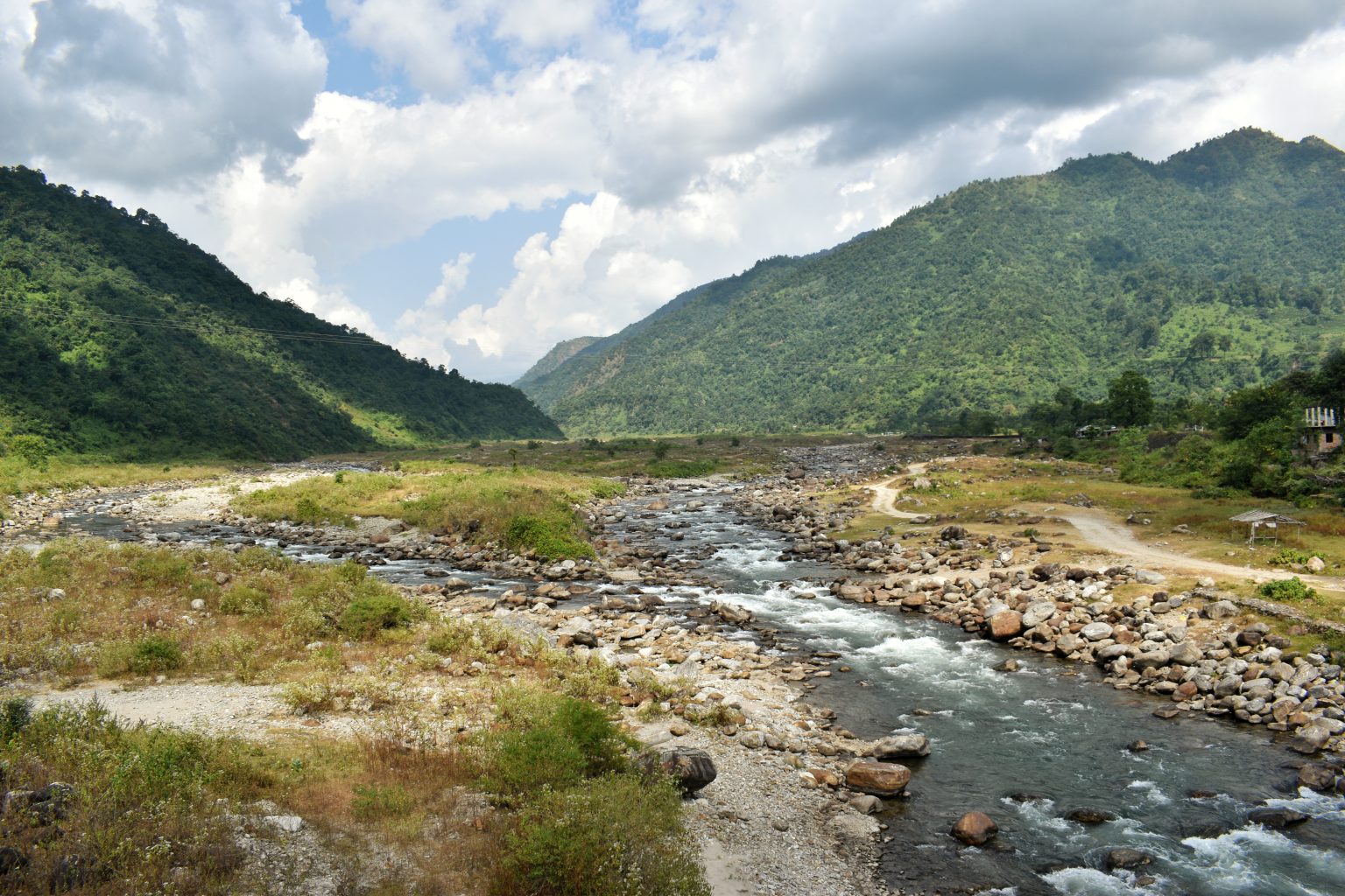 Why You Should Visit The Offbeat Town Of Mirik In West Bengal?